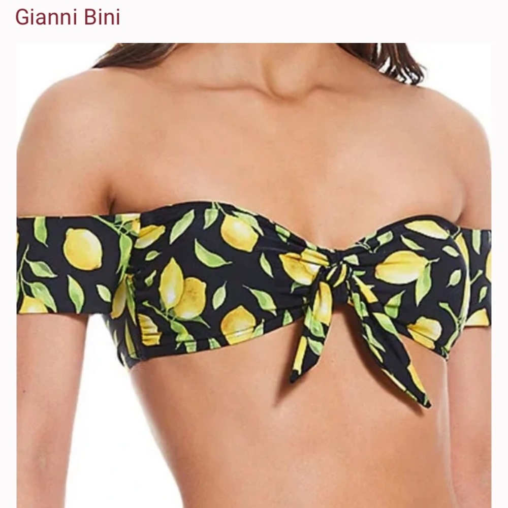 NWT  Gianni Bini Bikini Top